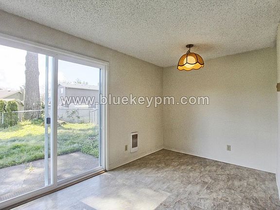 4th image of 14725 SE 16th Cir