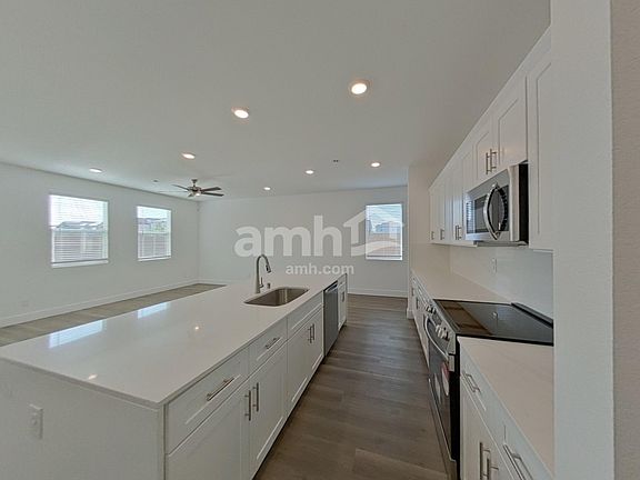 3rd image of 5880 Vaes Dothrak St