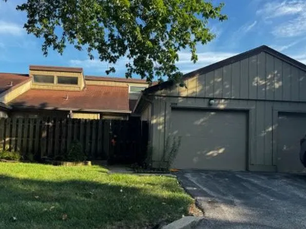 5126 Greensview Way #B-2, Avon, IN 46123