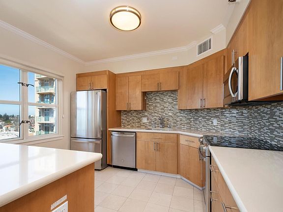 3rd image of 1 Baldwin Ave APT 717