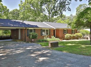 5515 Roslyn Rd, Durham, NC 27712