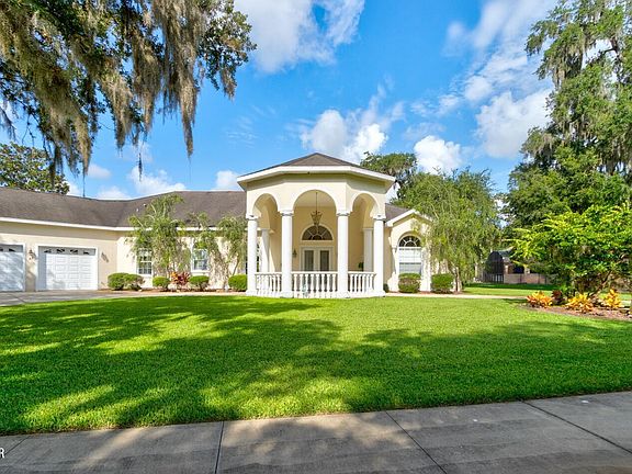 2nd image of 87 Emerald Oaks Ln
