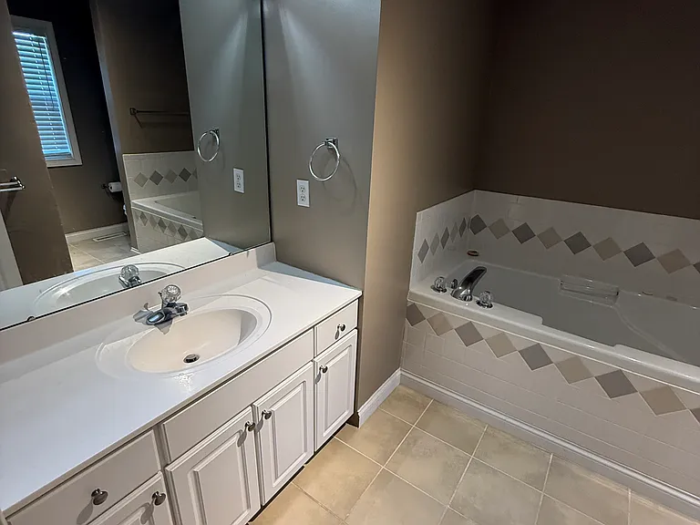 1365 Honey Locust Ct — Photo 19