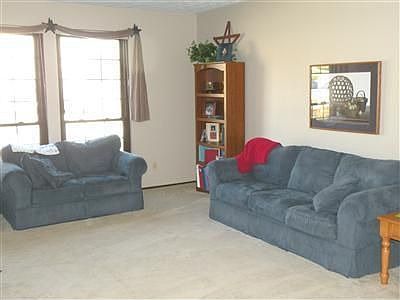 3rd image of 2124 Robinhood Dr