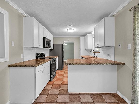 3rd image of 152 Cannon St