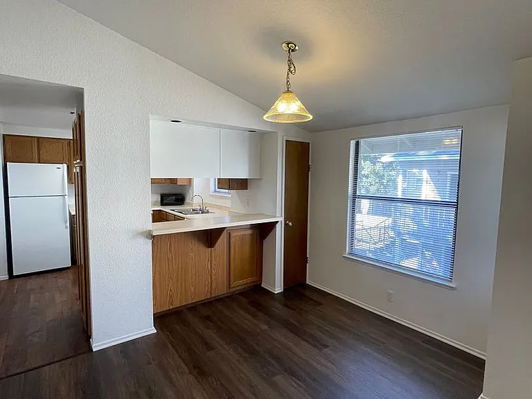 720 Sunrise Ave — Photo 9