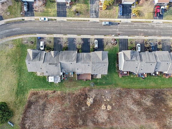 4th image of 144 Broadstone Dr