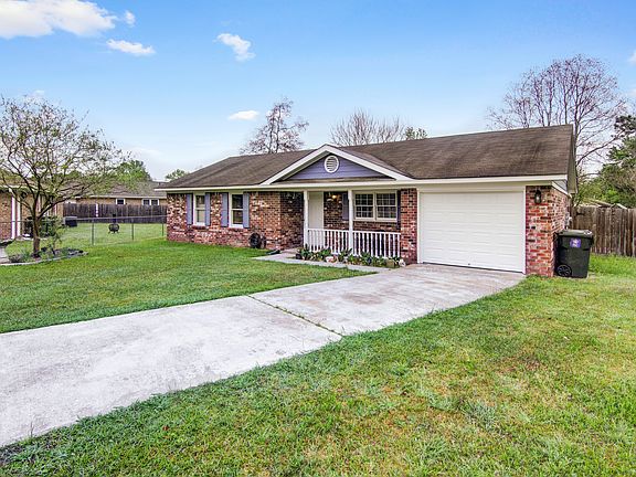 2nd image of 105 Gatehouse Dr