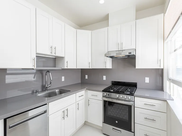 520 Scott — Photo 15