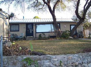 133 Oak St, Pipe Creek, TX 78063