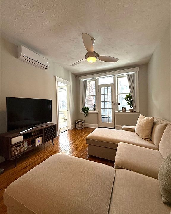 2nd image of 325 Summit Ave #202