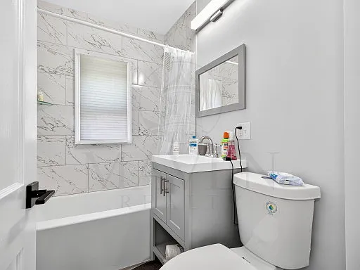 3 bed, $3,900 — Photo 2