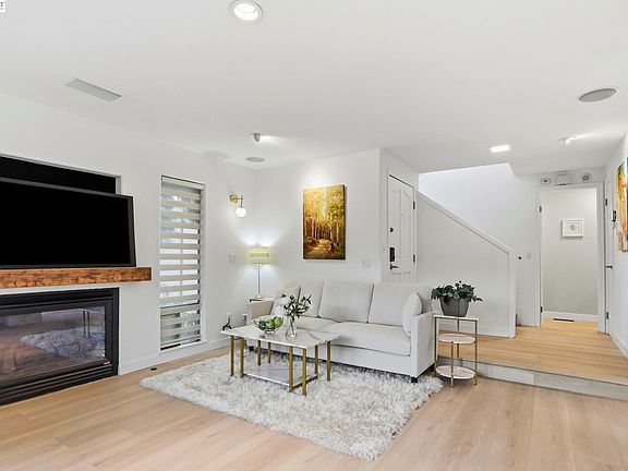 2nd image of 60 Jacklin Pl