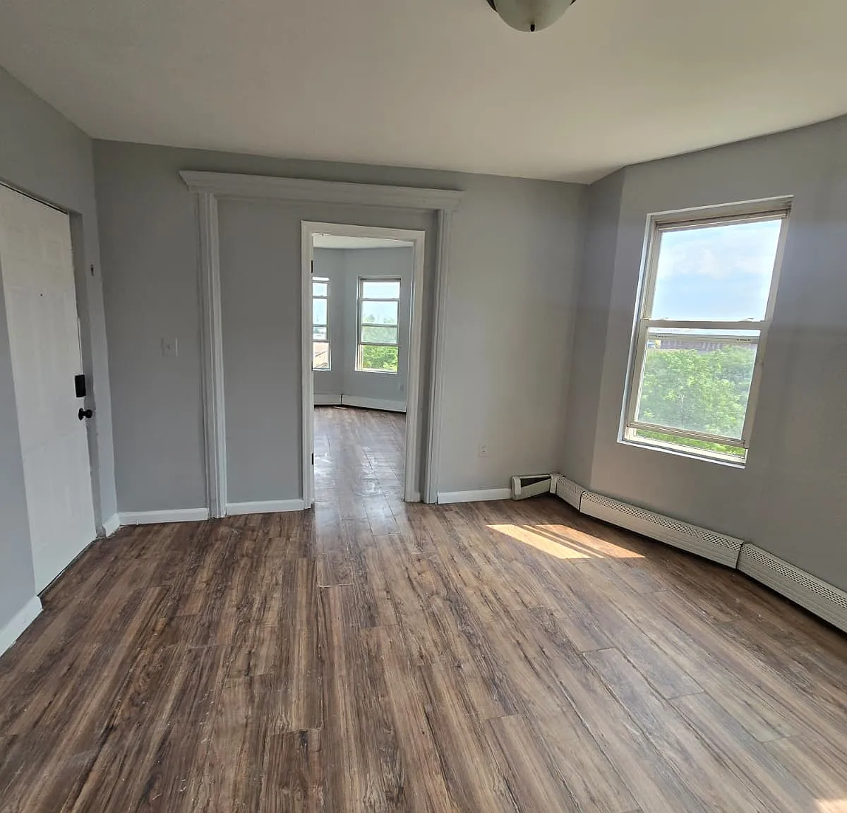 3 bed, $1,695 — Photo 2