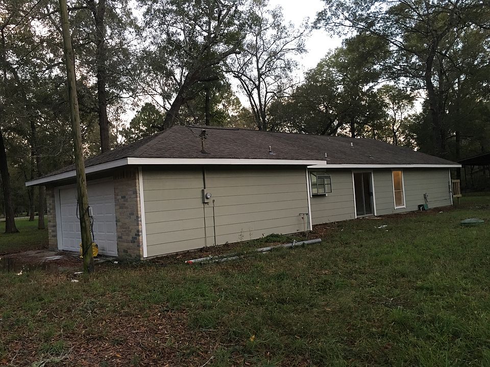 1st image of 210 Country Wood Dr