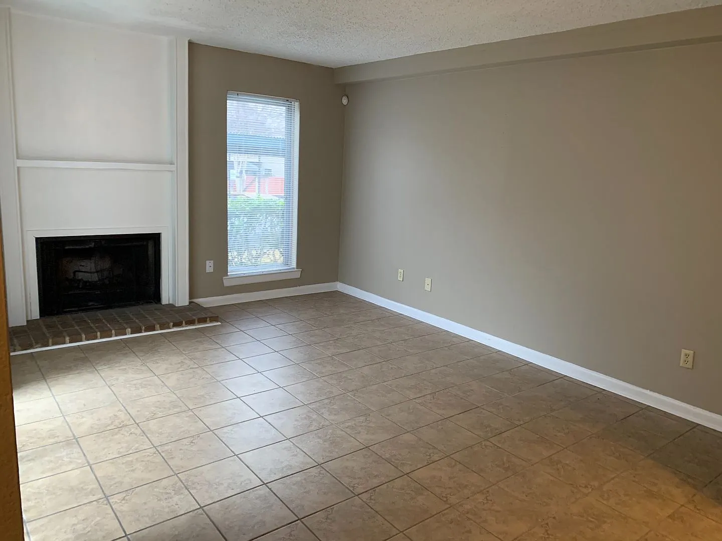 2Bd/1.5Ba Townhouse located on the Germantown/Memphis Line! — Photo 2