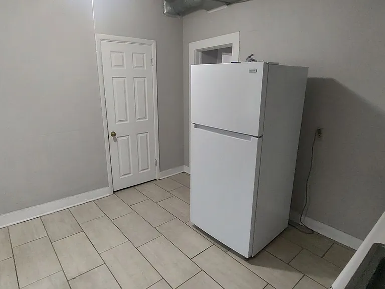 1115 Dorcas St — Photo 13