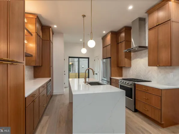 2368 E Norris St, Philadelphia, PA 19125
