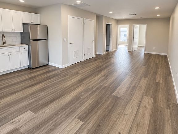 4th image of 204 Rosa Parks Blvd #304