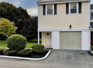 78 S Estate Dr, Webster, NY 14580