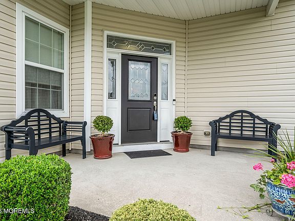 3rd image of 163 Bayville Way