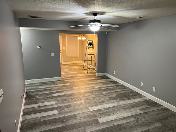 4th image of 190 China Blue Ln #190