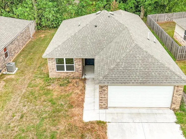 840 Highgarden Cir, Noble, OK 73068