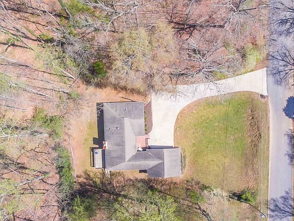 3rd image of 4435 Stacey Dr