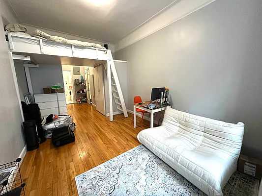 Rented by Tourma Realty LLC | media 17