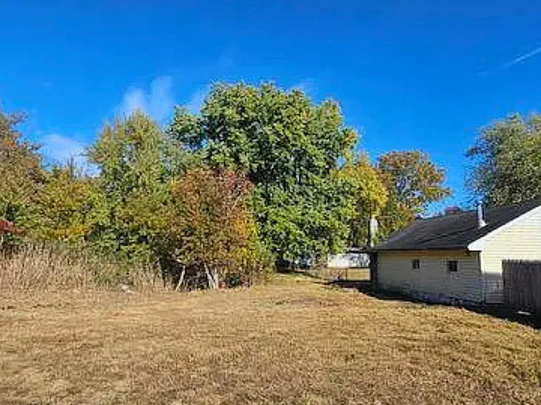 94 Buttonwood Ave — Photo 3