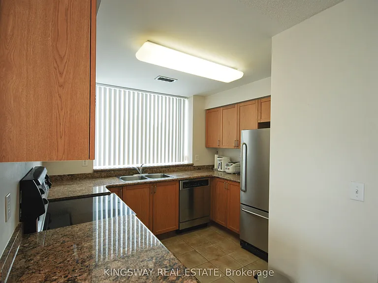 2585 Erin Centre Blvd #206 — Photo 6