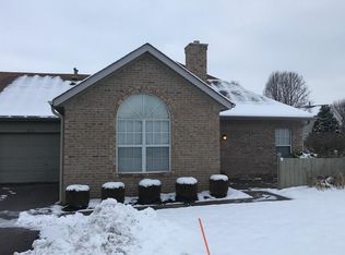 2272 Willowside Ln, Grove City, OH 43123