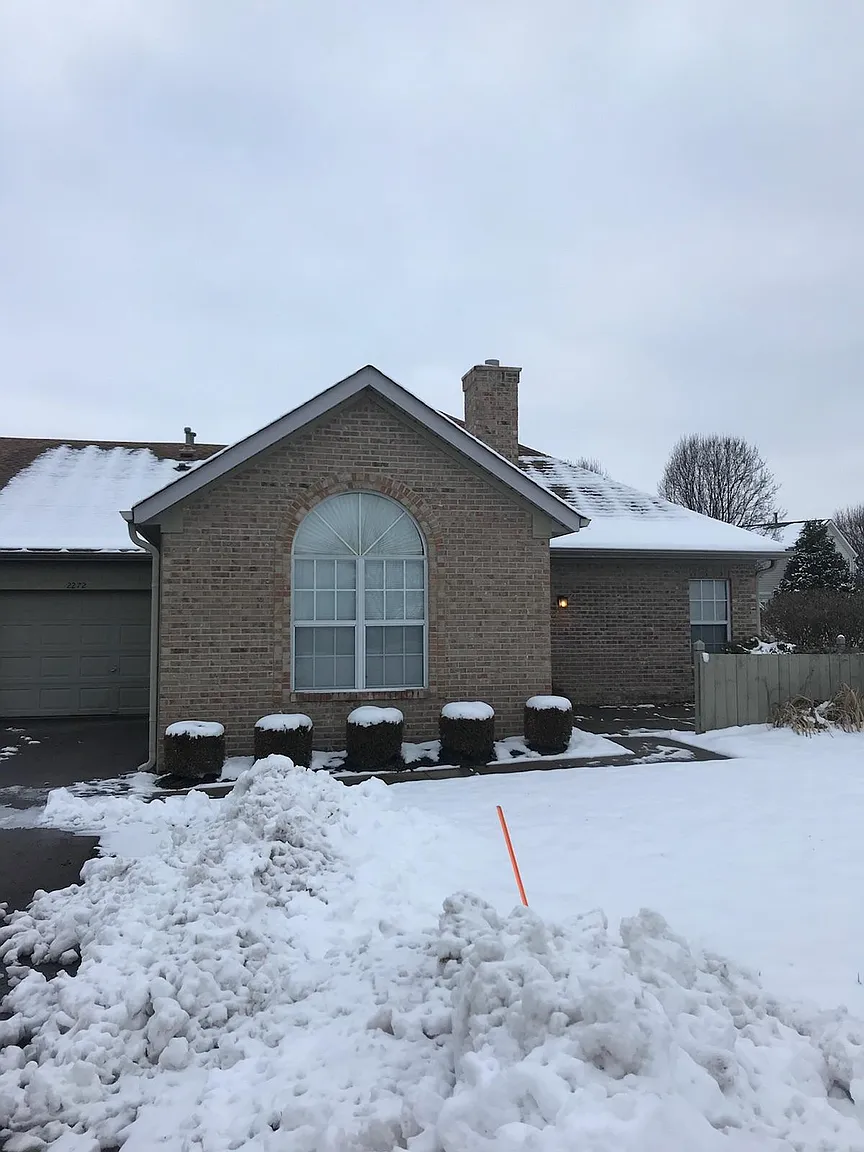 2272 Willowside Ln photo 1