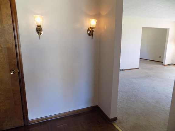 4th image of 13902 Nantucket Ave