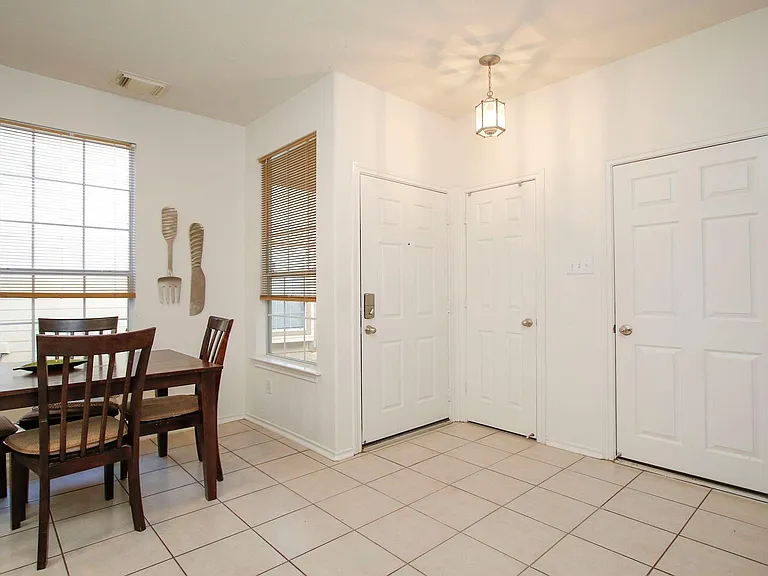 191 N Burberry Park Cir — Photo 7
