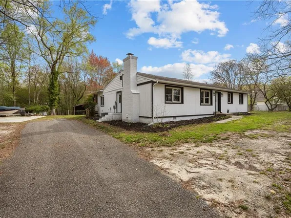 15029 Cock And Bull Ln, Carrollton, VA 23314