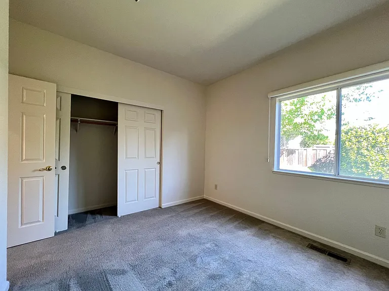 2160 Camenson St — Photo 14