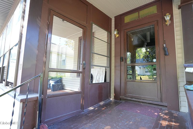 5th image of 10 Shaper Avenue