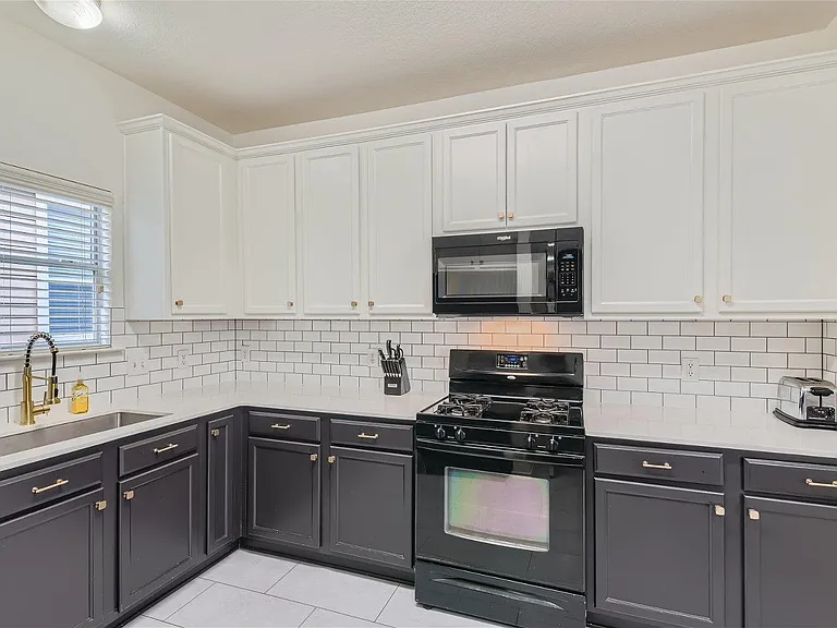 1717 Thompson Trl — Photo 8
