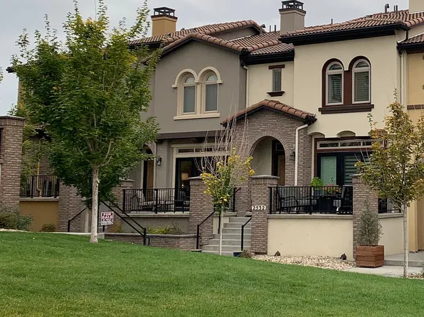 2526 S Orion Cir, Lakewood, CO 80228