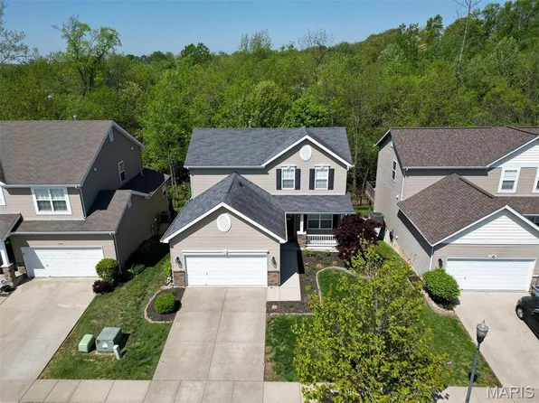 729 Phoenix Dr, O'Fallon, MO 63368