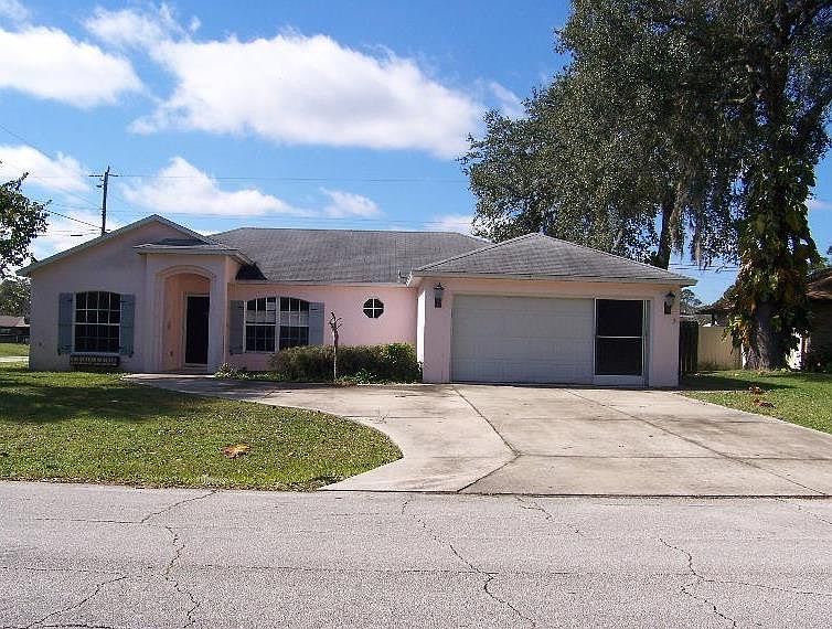 1st image of 3332 Woodland Dr