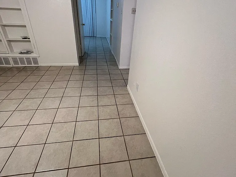 517 Palomas Dr SE #D — Photo 10