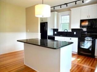 21 Thurston Ave #2, Newport, RI 02840