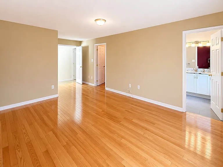 30 Riverstone Dr — Photo 8