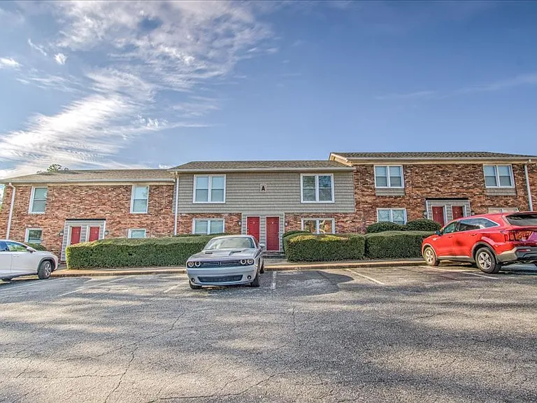 2201 Walden Dr — Photo 18