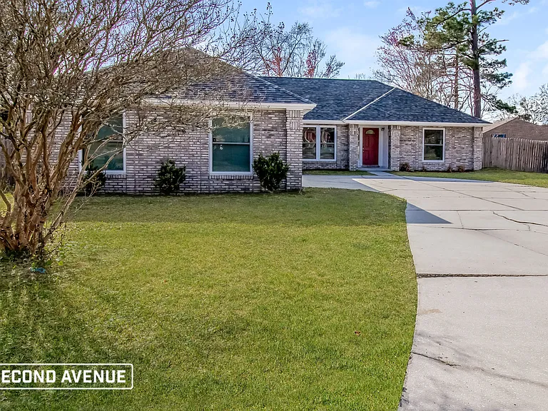 8236 Hot Springs Dr N — Photo 1