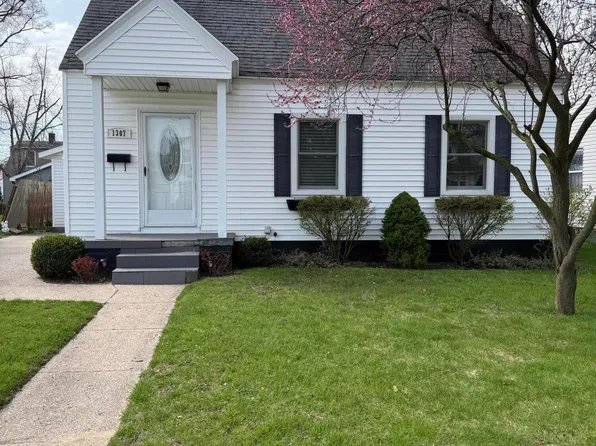 1307 Cornell Rd, Muskegon, MI 49441