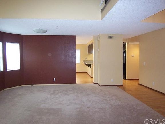 4th image of 14085 Weeping Willow Ln