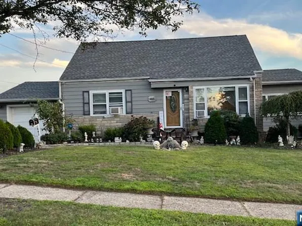 463 Luhmann Dr, New Milford, NJ 07646